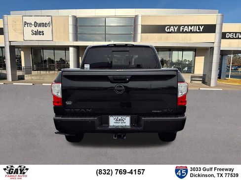 Used 2018 Nissan Titan SV w/ SV Convenience Package RWD image 19