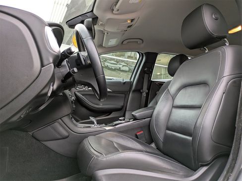 Used 2018 INFINITI QX30 Premium w/ Cargo Package image 2