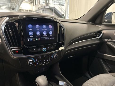 Used 2023 Chevrolet Traverse LT image 22