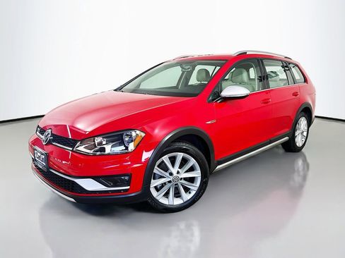 Used 2017 Volkswagen Golf Alltrack S AWD/4WD image 3