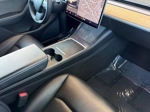 Used 2021 Tesla Model Y Long Range AWD/4WD image 18