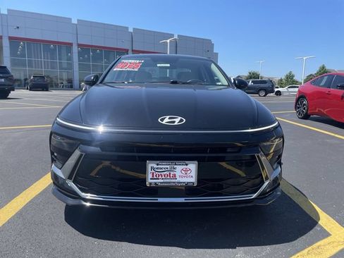 Used 2025 Hyundai Sonata SEL FWD image 11