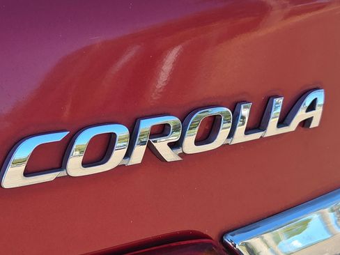 Used 2011 Toyota Corolla LE image 17