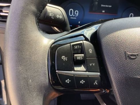 Used 2023 Ford Escape Platinum AWD/4WD image 30