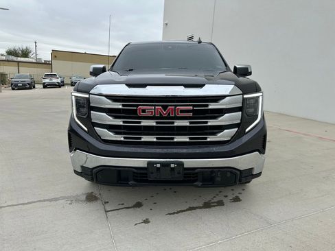 Used 2022 GMC Sierra 1500 SLE image 2