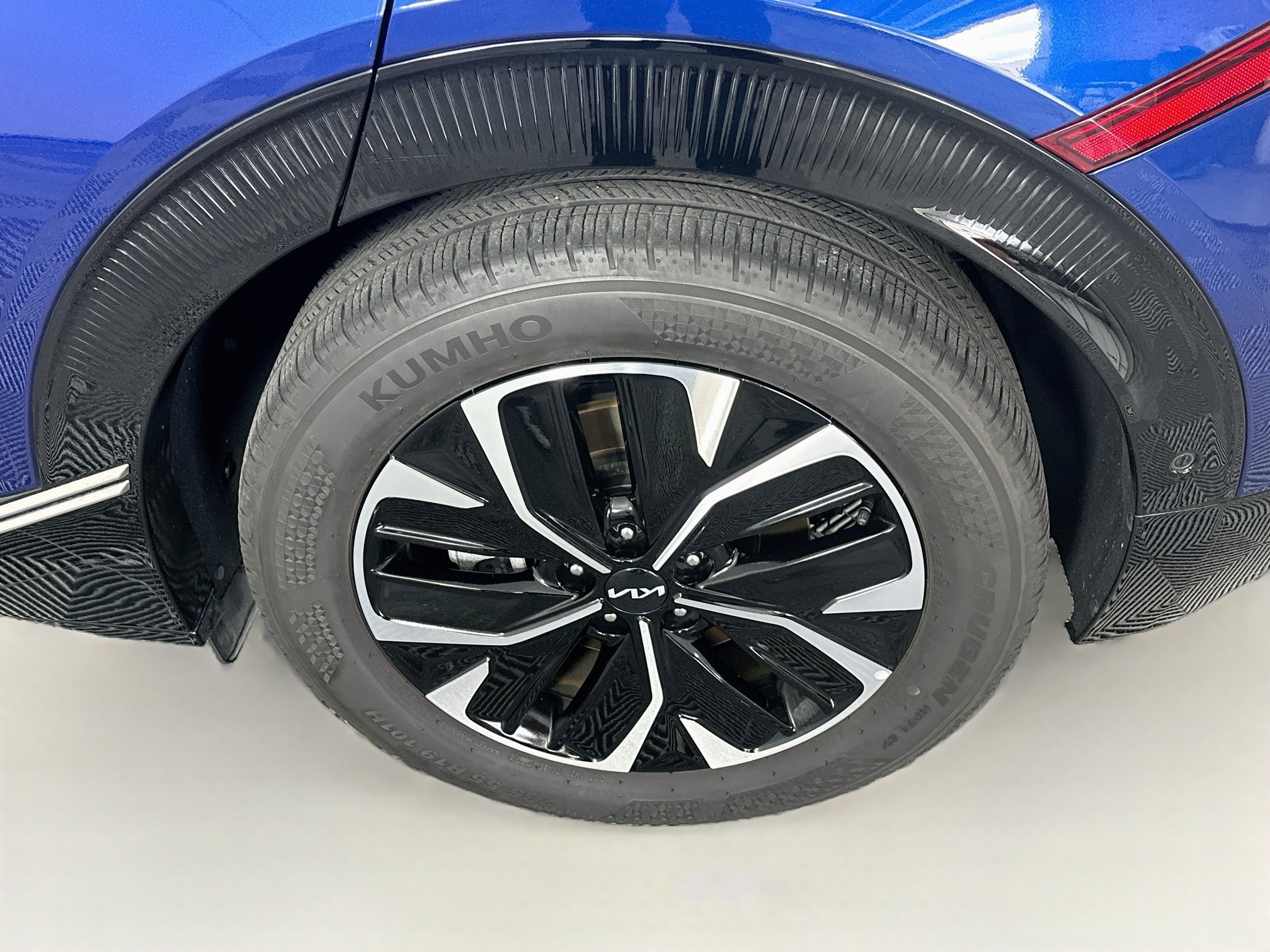 Used 2024 Kia EV6 Wind w/ Wind Technology Package RWD image 11