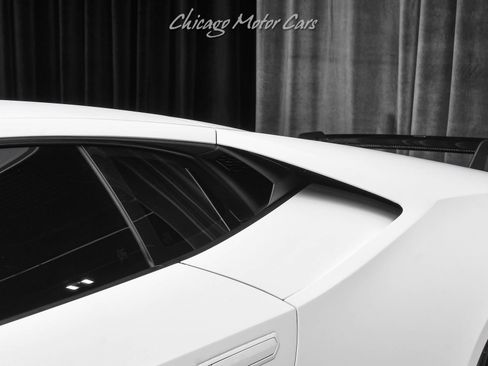 Used 2016 Lamborghini Huracan LP 610-4 Avio AWD/4WD image 25