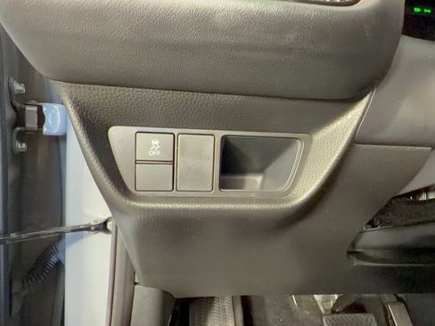 Certified 2025 Honda HR-V Sport image 31