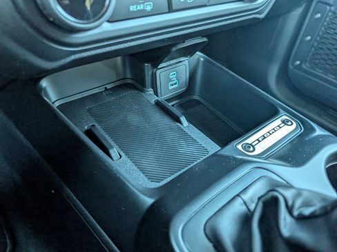 New 2025 Ford Bronco 4-Door AWD/4WD image 14