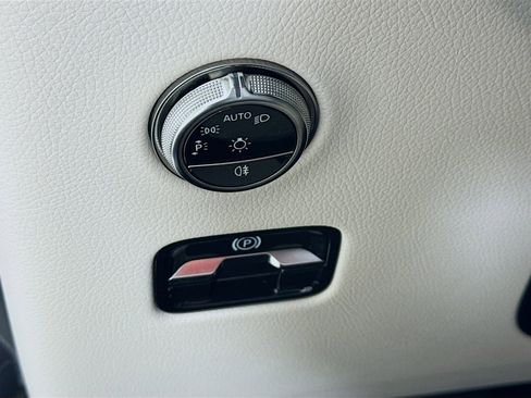 Used 2026 Mercedes-Benz GLC 300 image 11