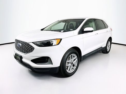 Used 2024 Ford Edge SEL image 3