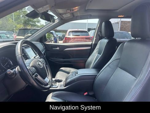 Used 2019 Toyota Highlander XLE AWD/4WD image 7
