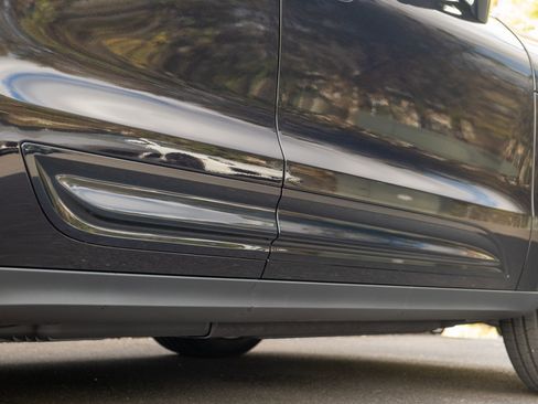 Used 2026 Porsche Macan image 35