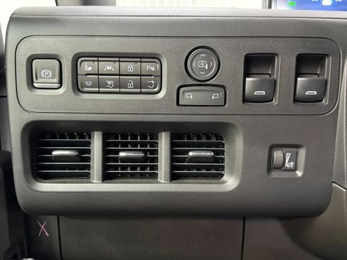 Used 2023 Chevrolet Brightdrop 600 w/ Active Safety Package 2 AWD/4WD image 27