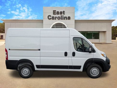 New 2026 RAM ProMaster 2500 w/ Convenience Group image 2