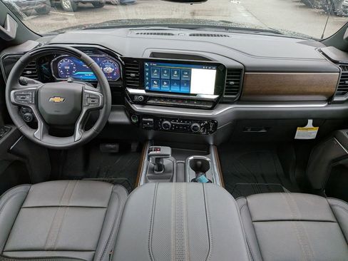 New 2026 Chevrolet Silverado 1500 High Country AWD/4WD image 16
