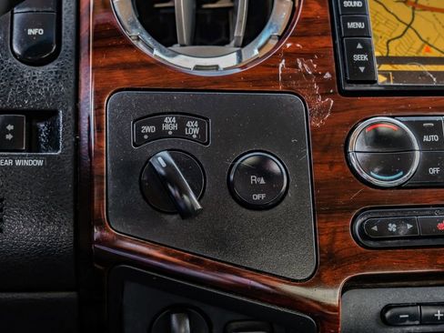 Used 2009 Ford F250 Lariat image 31