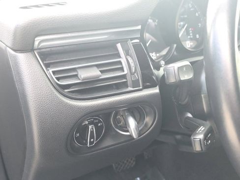 Used 2022 Porsche Macan image 12