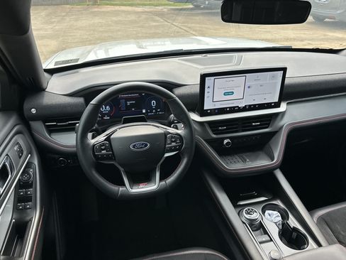Used 2025 Ford Explorer ST AWD/4WD image 28
