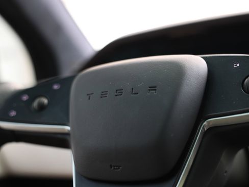 Used 2022 Tesla Model X AWD/4WD image 31