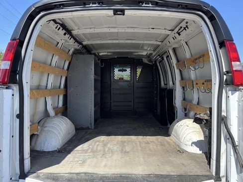 Used 2020 GMC Savana 2500 w/ Driver Convenience Package image 16