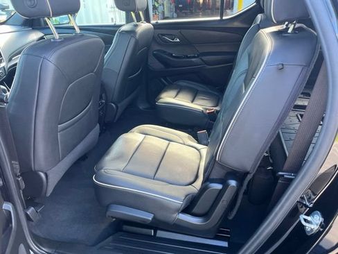 Used 2023 Chevrolet Traverse Premier w/ Redline Edition AWD/4WD image 17