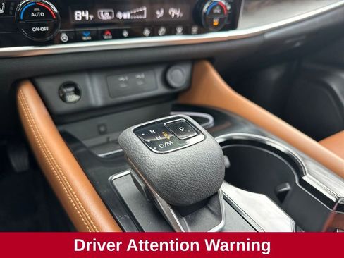 Used 2025 Nissan Rogue Platinum w/ Tech Package image 25