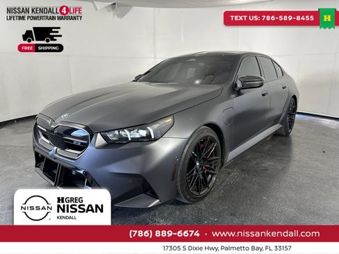 Used 2025 BMW M5 w/ Carbon Package image 6