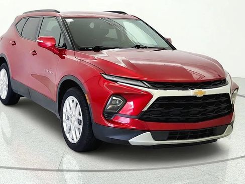 Used 2023 Chevrolet Blazer LT AWD/4WD image 2