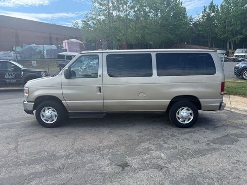 Used 2013 Ford E-350 and Econoline 350 XLT RWD image 3