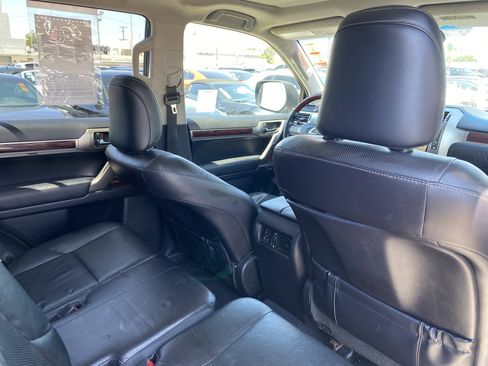 Used 2011 Lexus GX 460 image 21