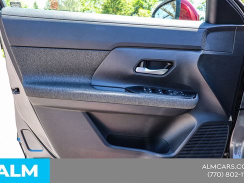 Used 2025 Nissan Kicks SV w/ SV Premium Package FWD image 40