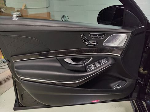 Used 2019 Mercedes-Benz S 560 4MATIC Sedan image 30