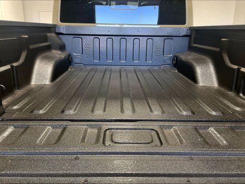 New 2025 Jeep Gladiator Sport image 39