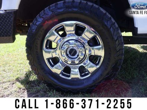 Used 2023 Ford F250 Lariat w/ Chrome Package image 12