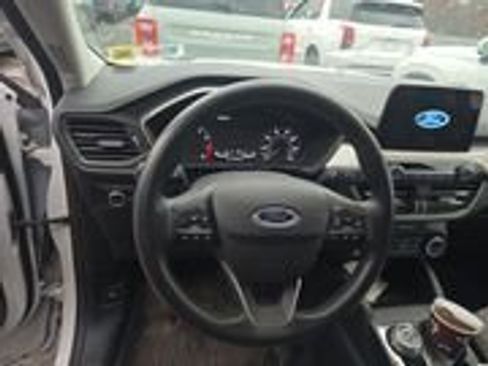 Used 2022 Ford Escape SE image 6