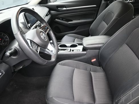 Used 2022 Nissan Altima 2.5 SV w/ SV Premium Package FWD image 12