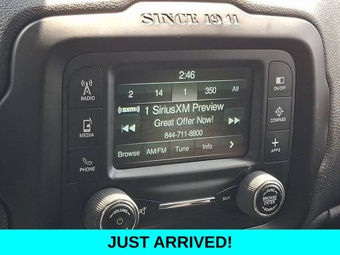 Used 2017 Jeep Renegade Altitude AWD/4WD image 16