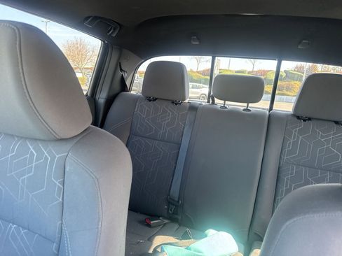 Used 2017 Toyota Tacoma TRD Sport image 12