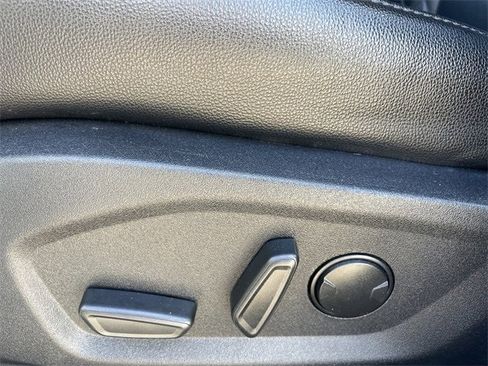 Used 2024 Ford Edge Titanium image 28