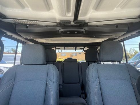 Used 2024 Jeep Wrangler Unlimited w/ Convenience Group AWD/4WD image 16