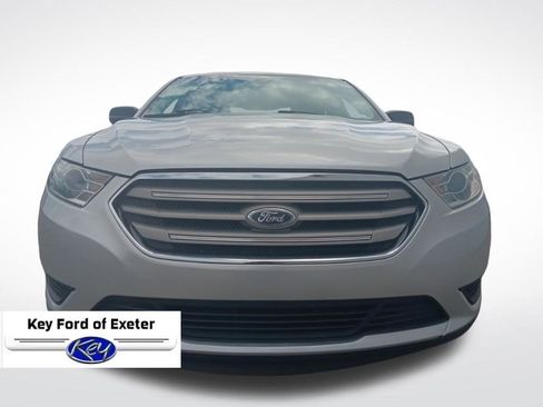 Used 2016 Ford Taurus SE FWD image 4