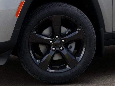 New 2026 Jeep Grand Cherokee Limited w/ Limited Altitude Package image 8