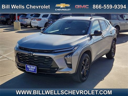 Used 2025 Chevrolet Trax ACTIV w/ Sunroof Package image 1