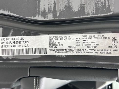 New 2025 Jeep Grand Cherokee Limited image 24