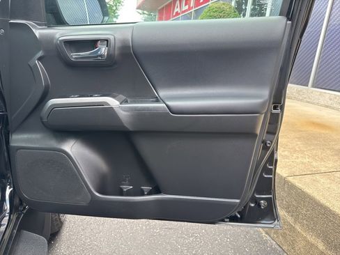 Used 2023 Toyota Tacoma TRD Off-Road image 57