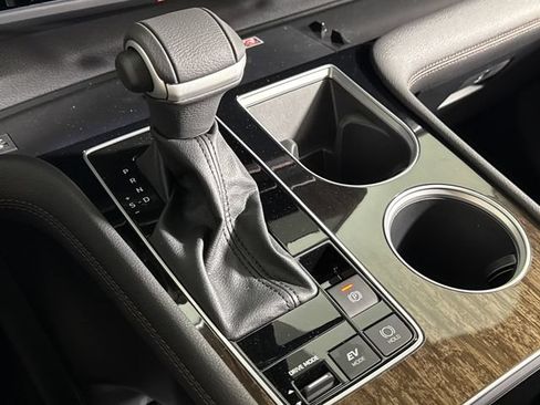 New 2026 Toyota Sienna Platinum AWD/4WD image 38