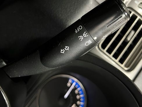 Used 2011 Subaru Forester 2.5X Premium w/ All-Weather Pkg image 37