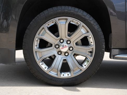 Used 2016 GMC Yukon SLT w/ HD Trailering Package image 30