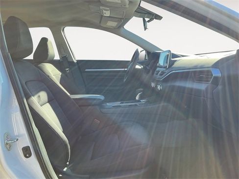 Used 2022 Nissan Altima 2.5 SV image 13